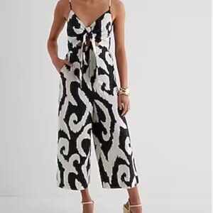 Eye-Catching Black & White Wide Leg Women's Jumpsuit by Express (Size Small)
